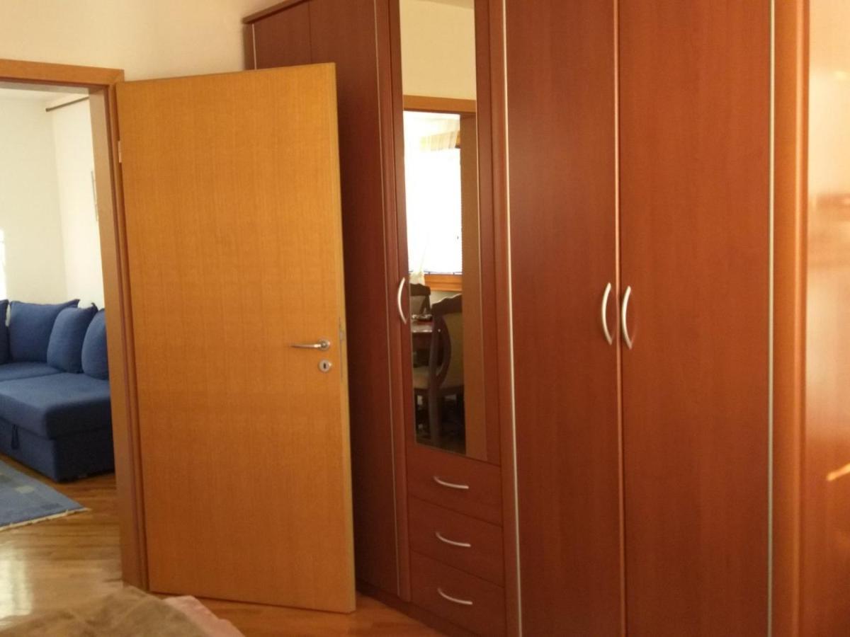 Apartman Sa Garazom I Internetom サラエヴォ エクステリア 写真