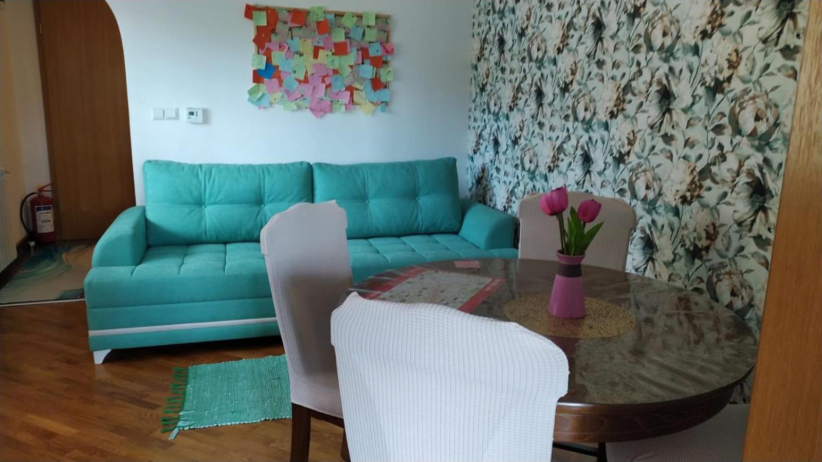 Apartman Sa Garazom I Internetom サラエヴォ エクステリア 写真